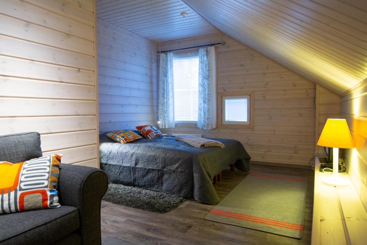 Ettomies II Pension Äkäslompolo Buitenkant foto