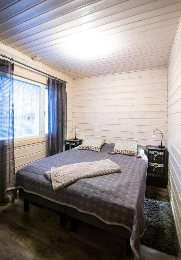 Ettomies II Pension Äkäslompolo Buitenkant foto