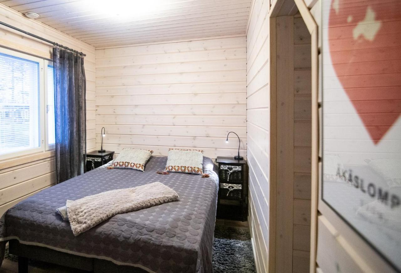 Ettomies II Pension Äkäslompolo Buitenkant foto