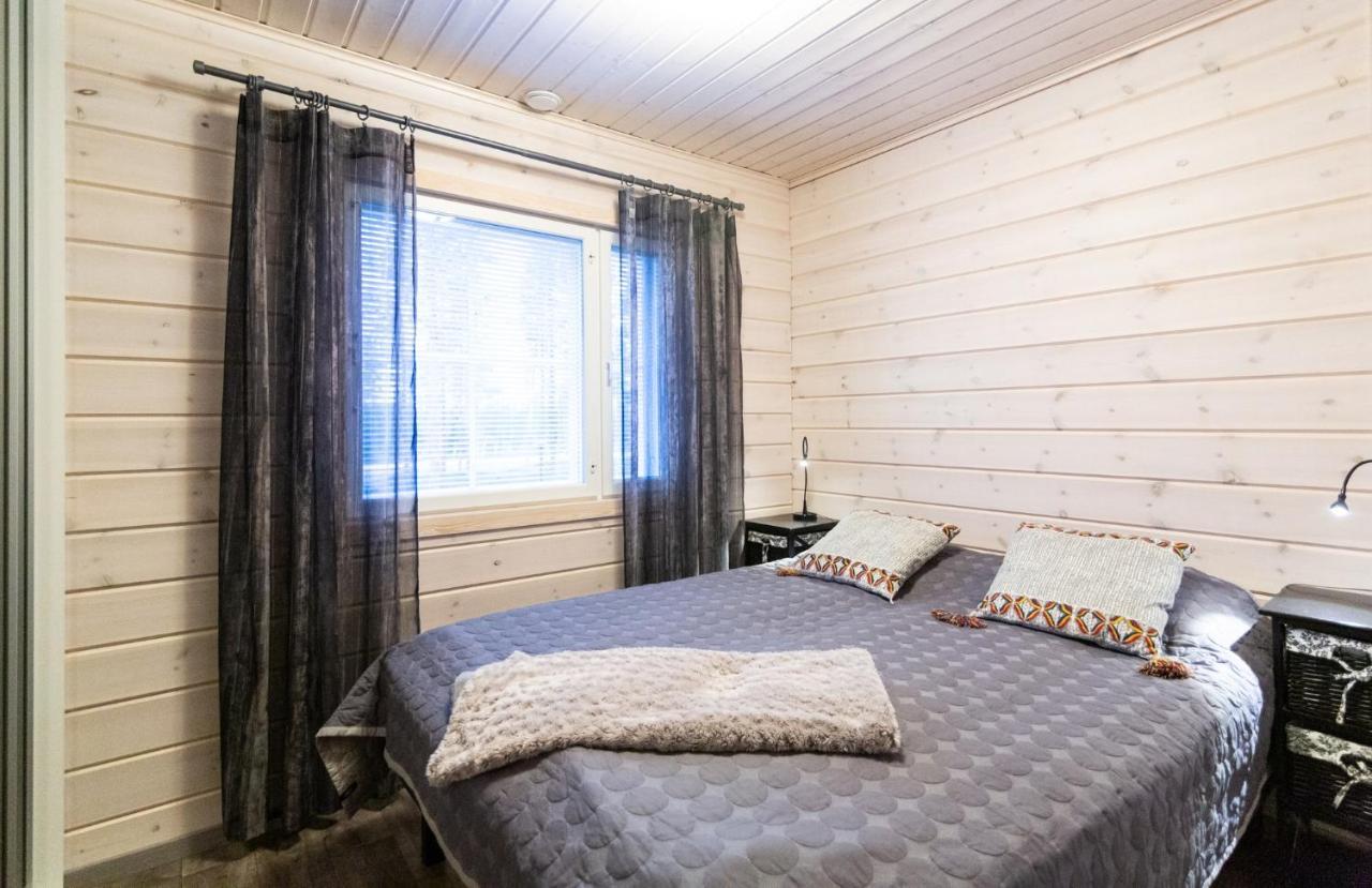 Ettomies II Pension Äkäslompolo Buitenkant foto